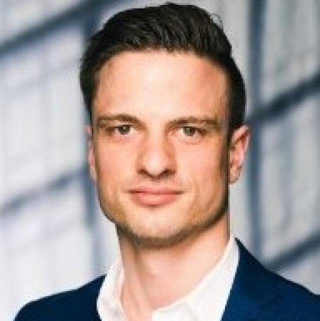 Image of Referent https://aussteller.finanzmesse.ch/media/messe/6/ref7-484.jpg