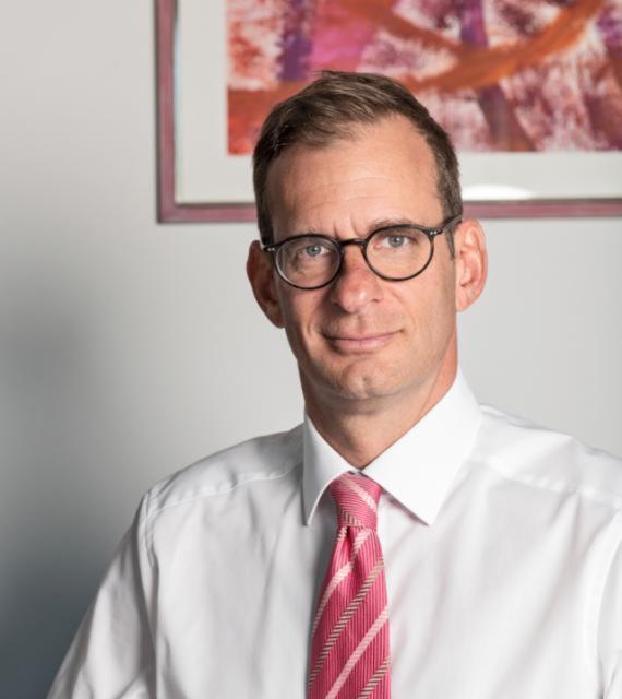 Image of Referent https://aussteller.finanzmesse.ch/media/messe/6/ref2-487.jpg