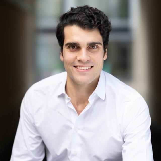 Image of Referent https://aussteller.finanzmesse.ch/media/messe/5/ref1-382.jpg