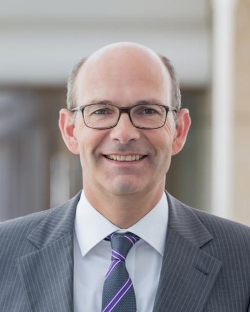 Image of Referent https://aussteller.finanzmesse.ch/media/messe/5/ref1-399.jpg